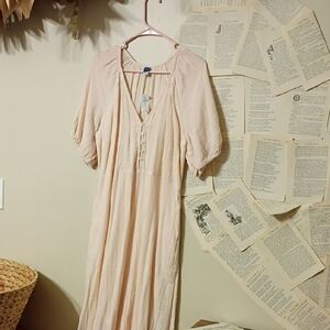 NWT Old Navy Creamy Peach Embroidered Maxi